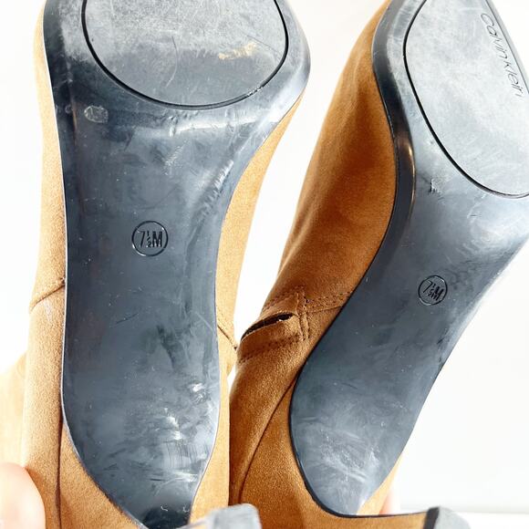 Calvin Klein Suede Pointed Toe Ankle Boots Booties Brown 7.5 - Picture 3 of 8